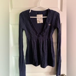 Hollister Size Medium Sweater